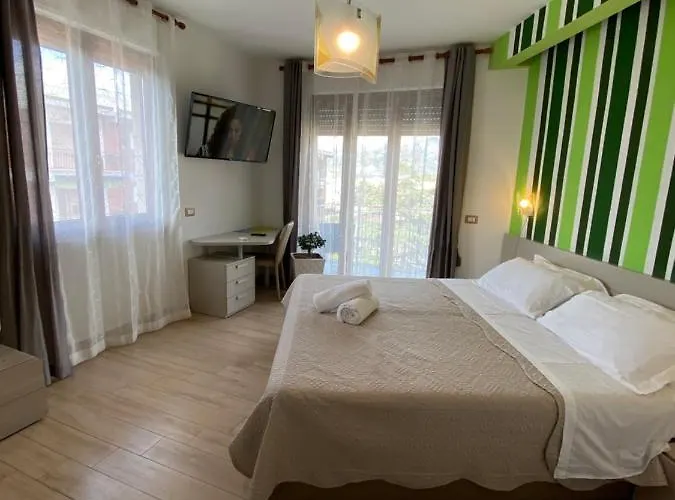 ベッド・アンド・ブレックファスト Sorrento Inn Lodge 4*